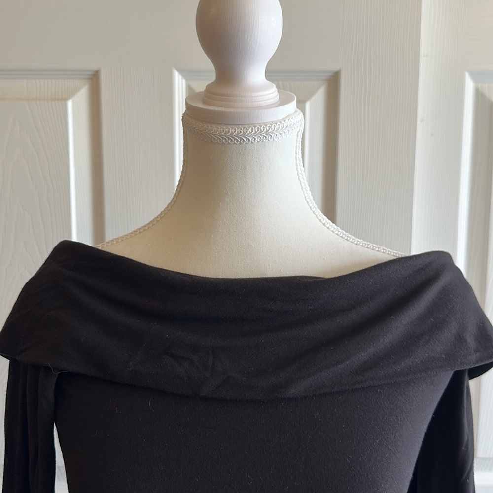 NWT White House Black Market off shoulder long sleeve top in Black